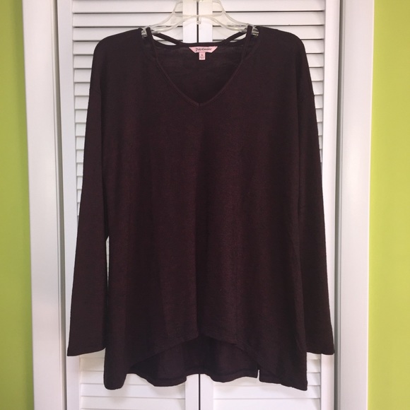 Juicy Couture Tops - Juicy couture long shoulder drop top size XL
